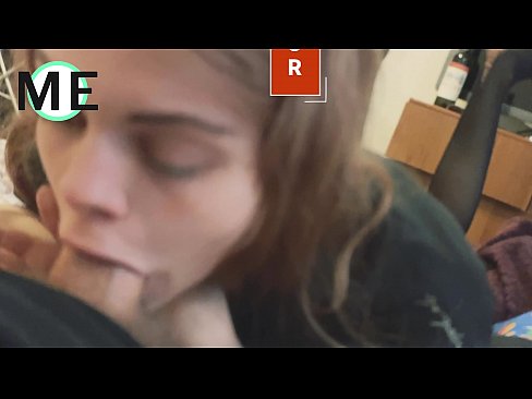 ❤️ Πούτσος στο λαιμό της, σκισμένο καλσόν και σκισμένα τακούνια ❌ Πόρνο fb ❌️❤